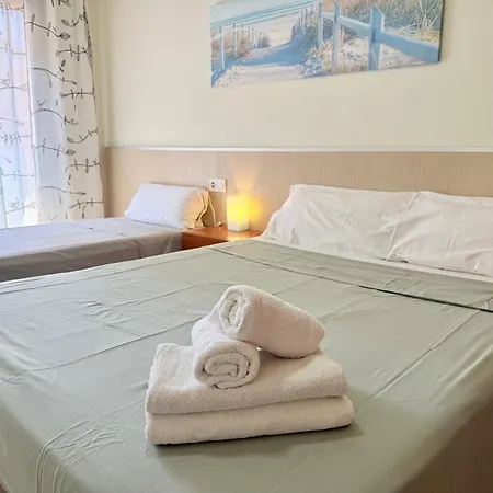 شقة Oasis Lloret يوريت دي مار