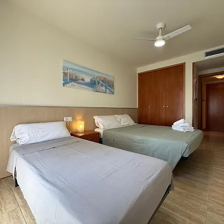 Oasis Lloret يوريت دي مار